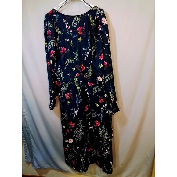 Time and Tru Faux Wrap Dress - Picture 3 of 9